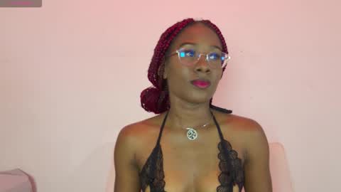 layla online show from March 5, 12:14 pm