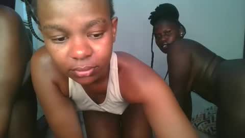 layla_cutiee online show from March 4, 8:11 am