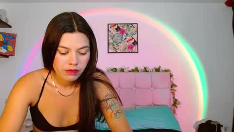 Snapshot of layla_roma chatting on October 5, 2:09 am Lia and Rachel online show from October 5, 2:09 am