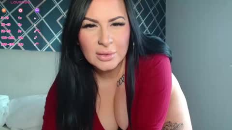 Snapshot of layla_uk_ chatting on January 24, 10:00 am Layla MILF online show from January 24, 10:00 am