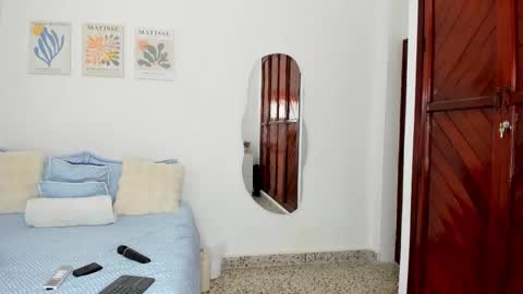 Layla Vanegas online show from January 14, 9:34 pm