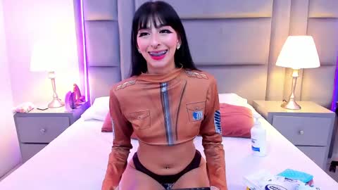Lau online show from May 7, 8:15 pm