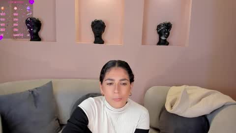 Layla online show from March 1, 3:53 am