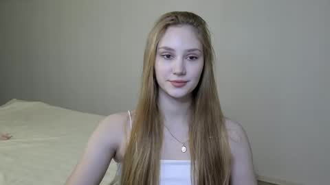 Snapshot of laylapretty001 chatting on January 13, 5:33 am LaylaPretty001 online show from January 13, 5:33 am