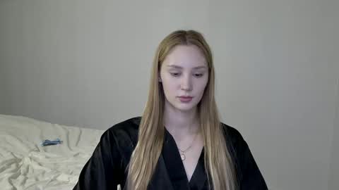 Snapshot of laylapretty001 chatting on December 4, 6:49 am LaylaPretty001 online show from December 4, 6:49 am