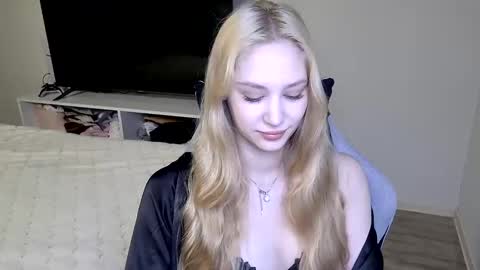 LaylaPretty001 online show from May 25, 4:18 am