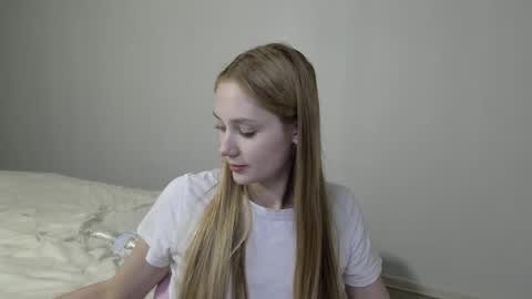 Snapshot of laylapretty001 chatting on December 3, 11:07 am LaylaPretty001 online show from December 3, 11:07 am