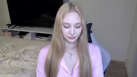 Laylla001 online show from March 11, 6:49 am