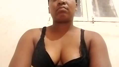 layllah01150120 online show from August 1, 10:11 pm