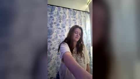 laynanlee2001 online show from July 7, 8:02 pm