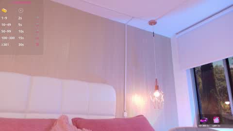 Snapshot of leah_bensoon chatting on September 27, 4:27 pm Leah online show from September 27, 4:27 pm