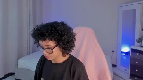 leahaltomm online show from February 11, 10:47 am