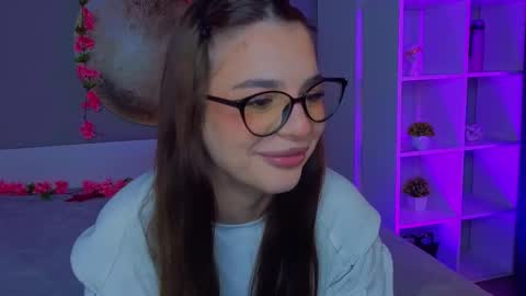 Sophie online show from March 17, 7:19 pm