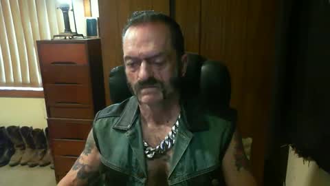 leathergreaser online show from February 25, 12:03 am