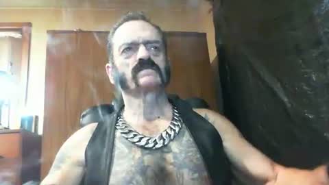 leathergreaser online show from February 25, 9:48 pm