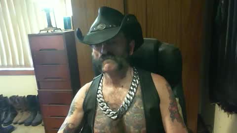leathergreaser online show from September 30, 12:32 am