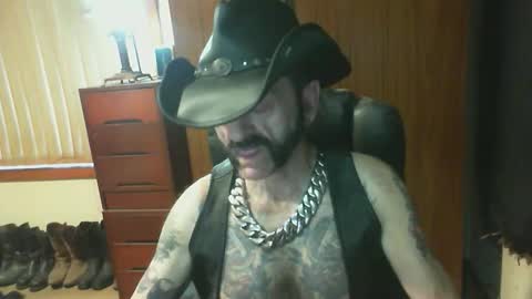 leathergreaser online show from February 22, 8:33 pm