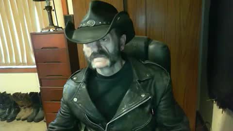 leathergreaser online show from September 20, 8:34 pm