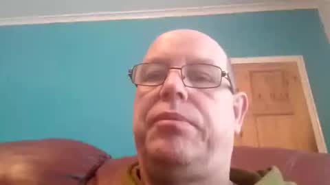 Snapshot of leatherpants68 chatting on October 15, 8:26 am leatherpants68 online show from October 15, 8:26 am