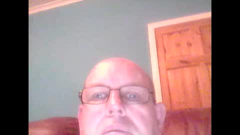 Snapshot of leatherpants68 chatting on September 25, 8:27 pm leatherpants68 online show from September 25, 8:27 pm