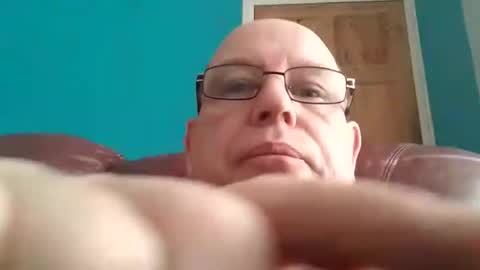 Snapshot of leatherpants68 chatting on October 12, 8:51 am leatherpants68 online show from October 12, 8:51 am