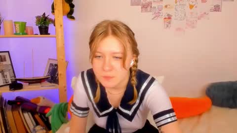 Snapshot of leazy_peasy chatting on December 6, 9:38 am Ellie online show from December 6, 9:38 am
