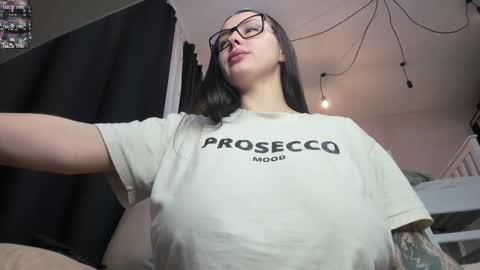 Snapshot of lecherous_wife chatting on October 13, 5:59 pm Anna online show from October 13, 5:59 pm