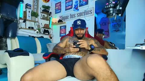 leenar_key online show from May 13, 5:11 pm