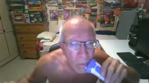leezamm1132 online show from May 13, 9:41 am