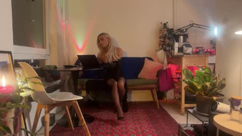 legsylegsinton online show from November 2, 1:49 am