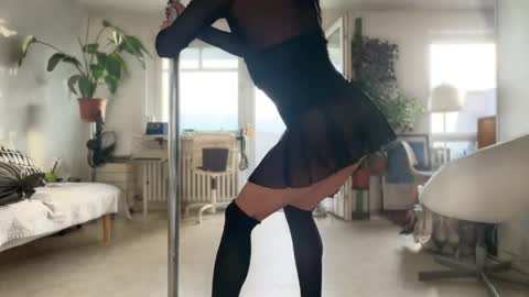 legsylegsinton online show from June 8, 6:20 pm