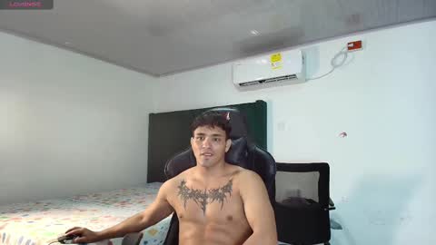  Lei  online show from February 14, 4:41 pm