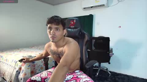  Lei  online show from February 15, 9:48 pm