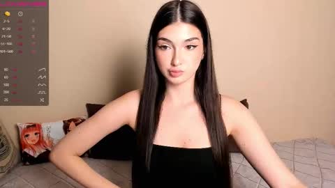 Leila online show from November 14, 1:02 pm