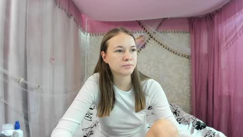 leila_bambi_ online show from March 15, 9:24 am