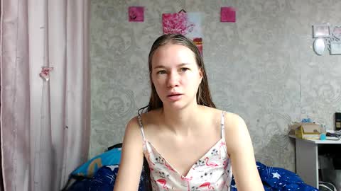 Snapshot of leila_bambi_ chatting on October 1, 7:35 pm leila_bambi_ online show from October 1, 7:35 pm