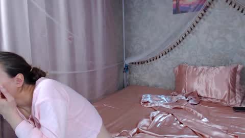 leila_bambi_ online show from May 23, 7:32 pm