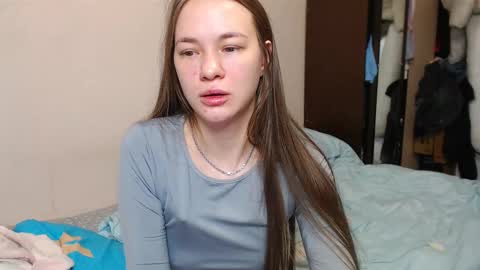 Snapshot of leila_bambi_ chatting on February 17, 3:58 am leila_bambi_ online show from February 17, 3:58 am