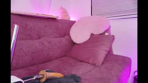 Leila online show from November 27, 5:09 pm