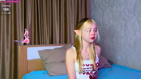 Leila online show from December 8, 4:01 am