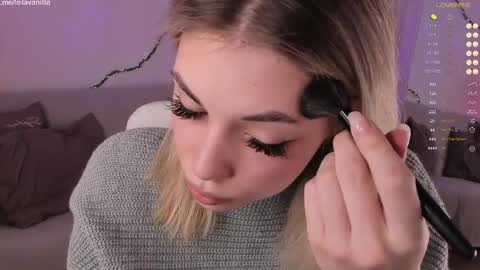 leilalafleur_ online show from April 11, 4:39 am