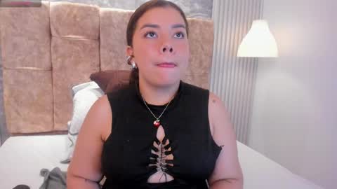 leilapons online show from November 11, 10:12 pm