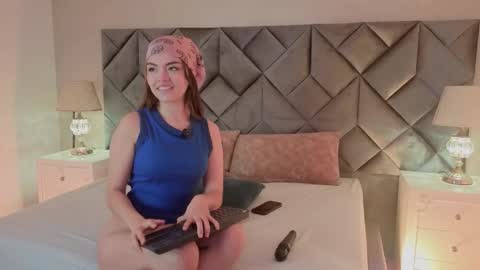 Leizathompson online show from March 30, 2:17 pm