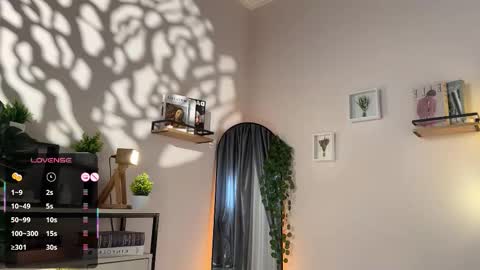 Lela online show from March 27, 9:16 pm