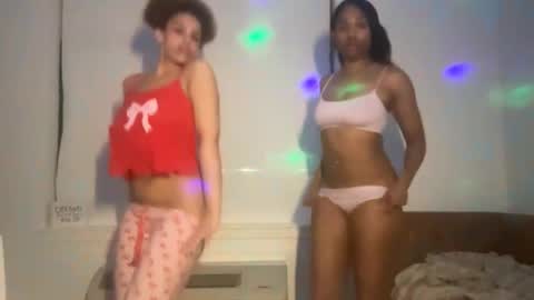 Lelani Raye online show from March 18, 6:52 am