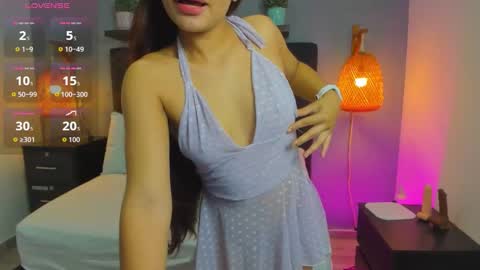 L E N A online show from December 2, 2:21 am