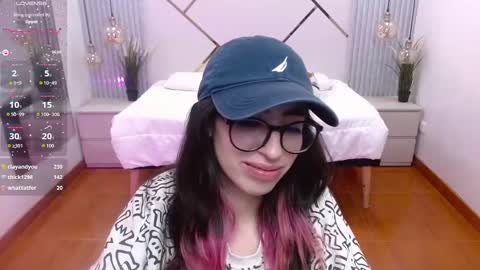 Snapshot of lena_roses chatting on September 27, 10:40 pm Lena online show from September 27, 10:40 pm