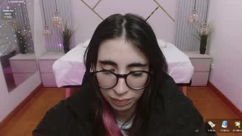 Snapshot of lena_roses chatting on September 29, 8:19 pm Lena online show from September 29, 8:19 pm