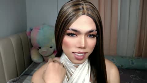 lena online show from February 25, 3:53 pm