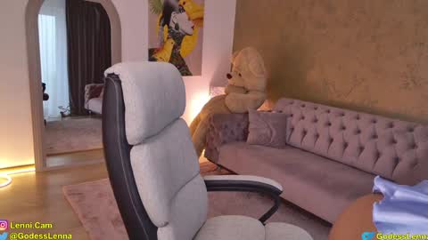 Snapshot of lenna_godess chatting on October 17, 5:22 am Lenna Goddess online show from October 17, 5:22 am